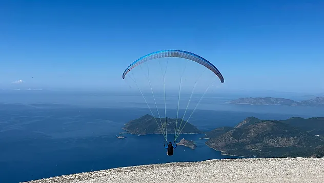 Fethiye Babadağ'da adrenalin ve manzara dört mevsim zirvede