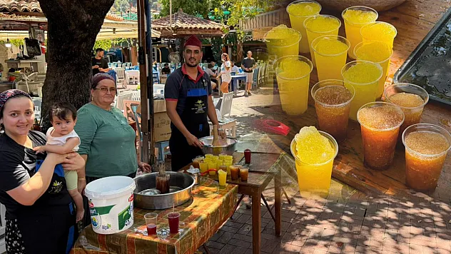 Fethiye Balık Pazarı'nda kar şerbeti ikramı