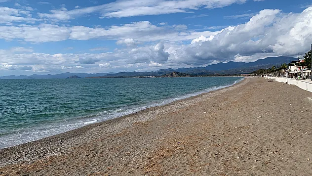 Fethiye Çalış Plajı'nda yağmur sonrası huzurlu sahil