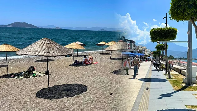 Fethiye Çalış Plajı'nda yaz hareketliliği başladı