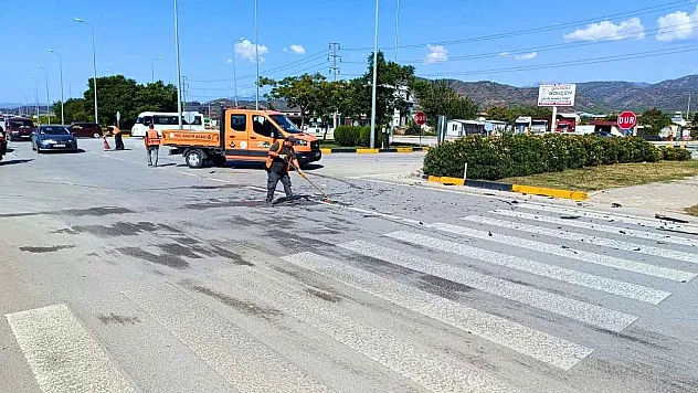 Fethiye Çamköy Kavşağı'nda kaza sonrası Karayolları ekipleri seferber oldu