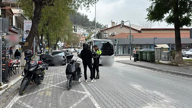 Fethiye Çarşı Caddesi'nde motosikletlere sıkı kontrol