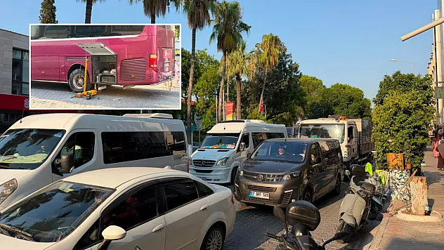 Fethiye Çarşı Caddesi'nde Patlayan Lastik Trafiği Kilitledi