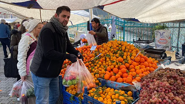 Fethiye Cuma Pazarı uygun fiyatlarla vatandaşın tercihi oldu