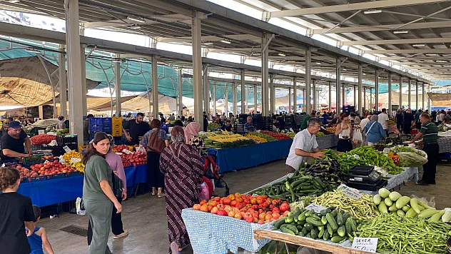 Fethiye Cumartesi Pazarı'nda Bu Haftanın Meyve Fiyatları