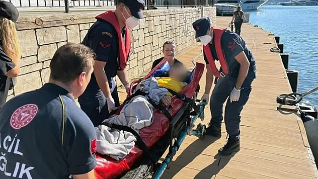 Fethiye'de 2 vatandaşa denizden tıbbi tahliye gerçekleştirildi