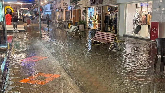 Fethiye'de 3 Günde Metrekareye Yaklaşık 250 Kilogram Yağış Düştü