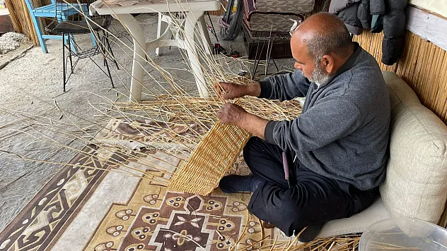 Fethiye'de 40 Yıllık Usta Geleneksel Sepet Örücülüğünü Yaşatıyor