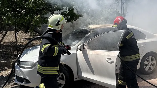 Fethiye'de araç yangını büyük maddi hasara yol açtı