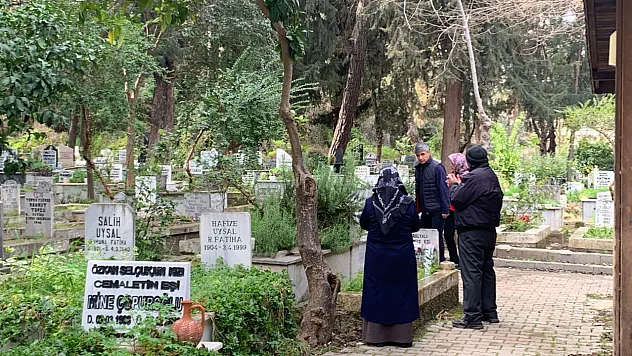 Fethiye'de Arife Günü Mezarlıklarda Yoğunluk Oluştu