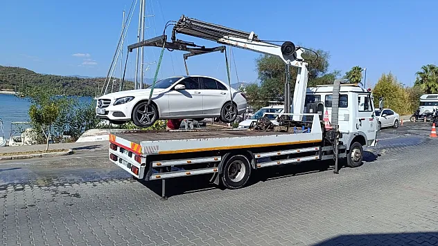 Fethiye'de arıza çalışması için araçlar çekildi