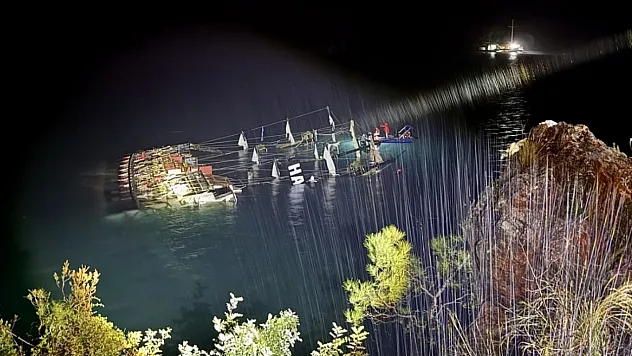 Fethiye'de batan teknedeki 6 kişi kurtarıldı, 1 kişi aranıyor