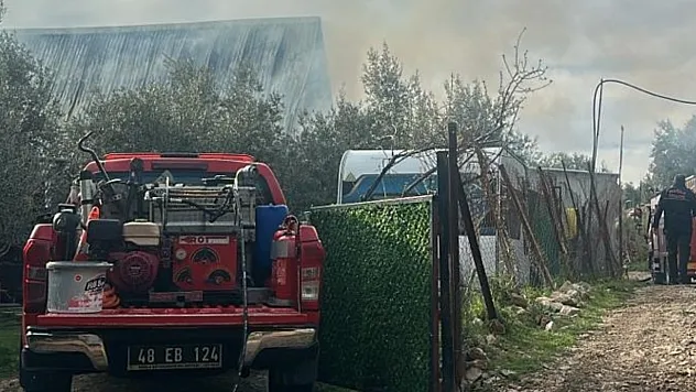 Fethiye'de çıkan yangında bungalov kullanılamaz hale geldi