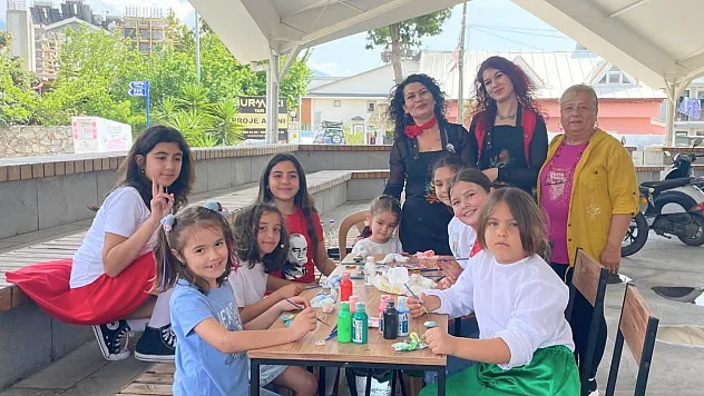Fethiye'de Çocuklar Sanat Etkinliğinde Buluştu