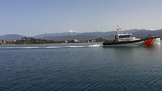 Fethiye'de denizde sürüklenen teknedeki 2 kişi kurtarıldı