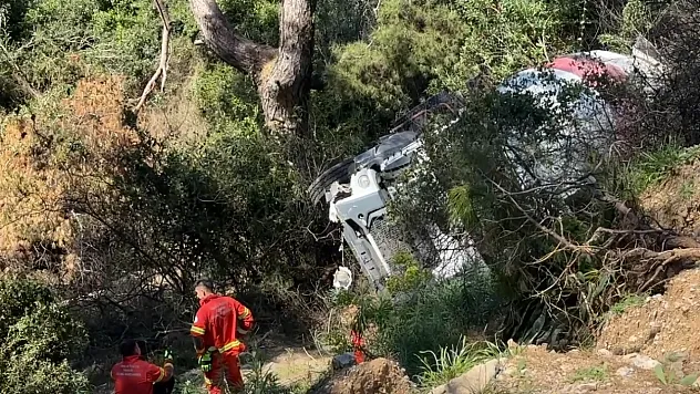 Fethiye'de devrilen beton mikserinin sürücüsü yaralandı