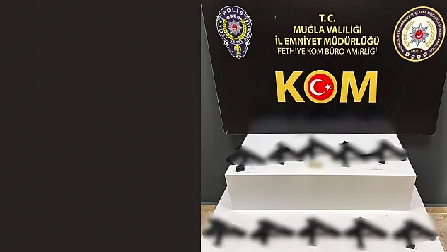 Fethiye'de Durdurulan Araçtan 10 Ruhsatsız Tabanca Çıktı