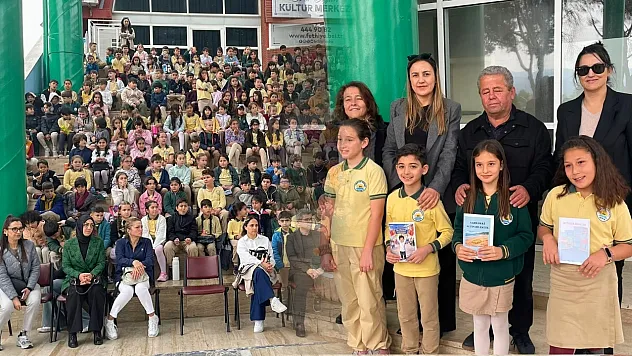 Fethiye'de edebiyatın en küçük temsilcileri okurlarıyla buluştu
