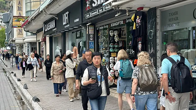 Fethiye'de ekim ayı bereketi! Yabancı turist yoğunluğu dikkat çekiyor