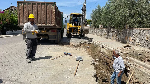 Fethiye'de Elektrik Altyapı Çalışması: Celal Bayar Caddesi Trafiğe Kapatıldı