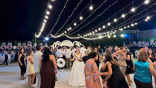 Fethiye'de Emine ve Buğra Çifti Dünyaevine Girdi