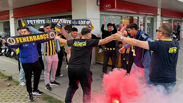 Fethiye'de Fenerbahçeli Taraftarlar Derbi Öncesi Bir Araya Geldi