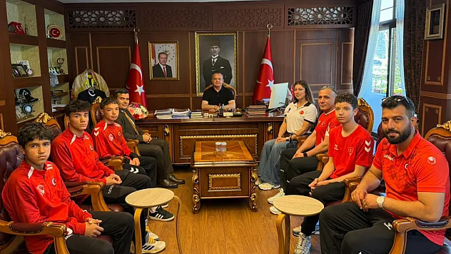Fethiye'de Gençlik Haftası'nda Milli Sporculardan Kaymakam Akkaya'ya Ziyaret