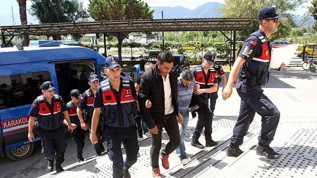 Fethiye'de göçmen kaçakçılığı iddiasıyla 2 şüpheli tutuklandı