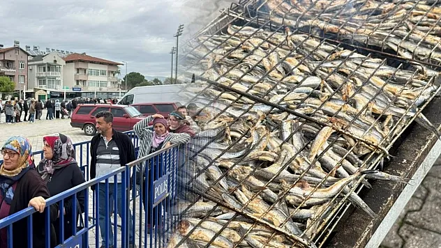 Fethiye'de Hamsi Kuyruğu: Festival Alanında Yoğunluk Yaşandı