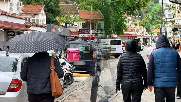Fethiye'de hava ters köşe yaptı: Sıcaklıklar düşüyor, yağış sürüyor