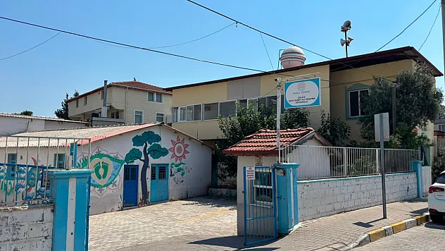 Fethiye'de ilk kez okul sırasına oturacak öğrenciler için kayıt heyecanı
