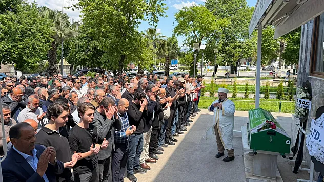 Fethiye'de İmar Müdürü Korhan Şaröz'ün Annesi Son Yolculuğuna Uğurlandı