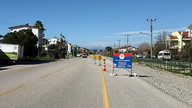 Fethiye'de Karaçulha–Esenköy yolunda çalışma: Trafik tek şeritten kontrollü sağlanıyor