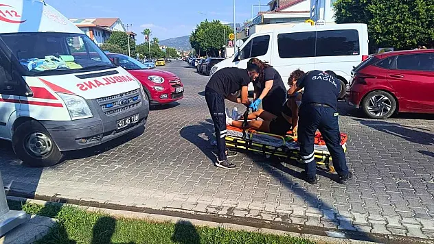 Fethiye'de karşıya geçmek isteyen bisikletli kadın kazada yaralandı