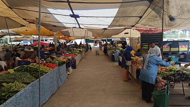 Fethiye'de kavurucu sıcaklar alışverişi akşam saatlerine taşıdı