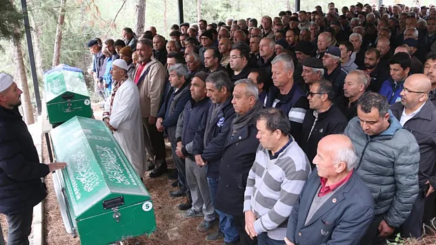 Fethiye'de Kazada Hayatını Kaybeden Babaanne ve Torunu Toprağa Verildi