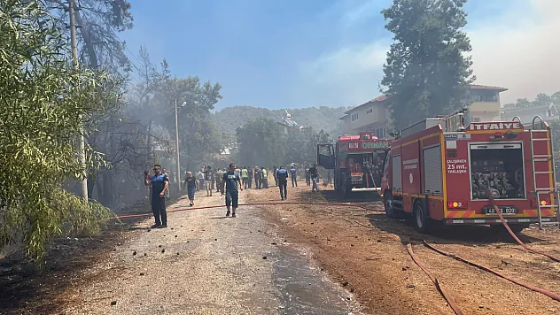Fethiye'de korkutan yangın kısa sürede kontrol altına alındı