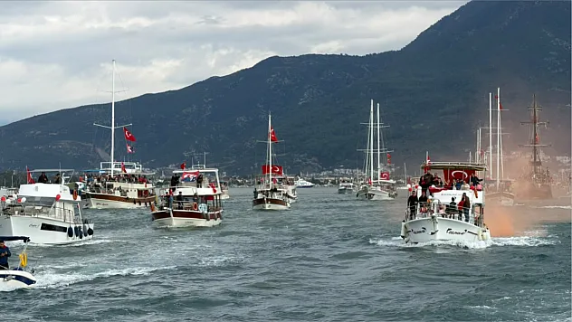 Fethiye'de mavi sularda Cumhuriyet gururu