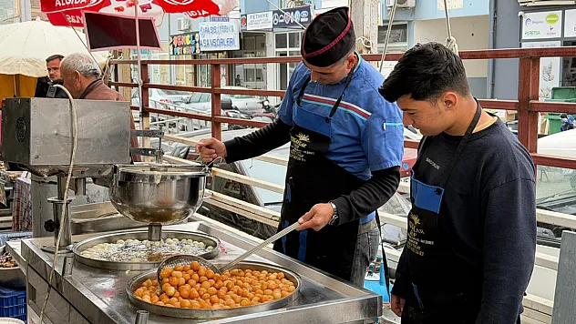 Fethiye'de Merhum Nursel Akdeniz İçin Lokma İkramı