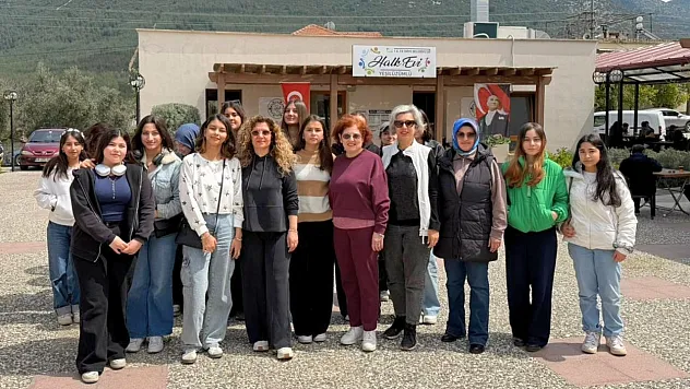 Fethiye'de Öğrenciler Dastar Dokumasını Yerinde Öğrendi