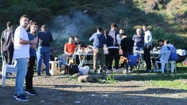 Fethiye'de öğrenciler piknikte bir araya geldi