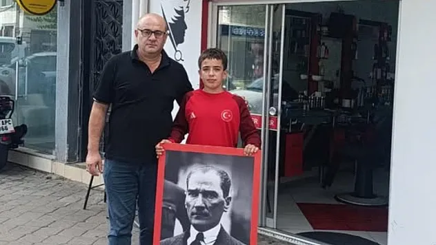 Fethiye'de öğrencinin Atatürk portresine duyarlılığı takdir topladı