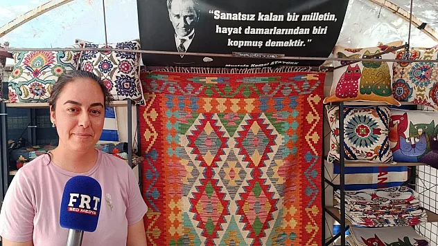 Fethiye'de Ölüdeniz Sanat Sokağı'nda el emeği yaşatılıyor: 'Dokumayı sevmeden yapamazsınız'