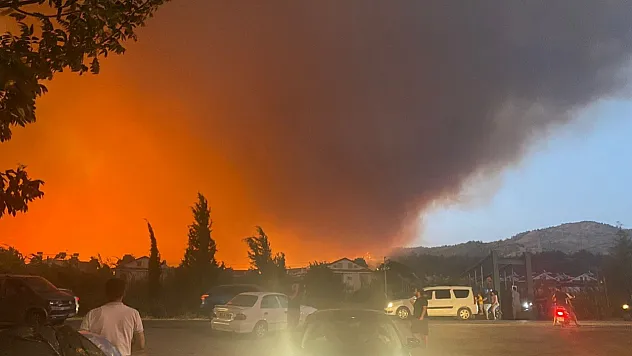 Fethiye'de orman yangını huzurevine sıçradı
