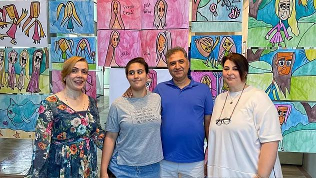 Fethiye'de Otizmli Feyza'nın Renkli Dünyası Sergiye Dönüştü: 'Resimlerle Kendini Anlatıyor'