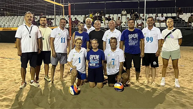 Fethiye'de plaj voleybolu turnuvasında ilk maçın galibi Kaymakamlık oldu