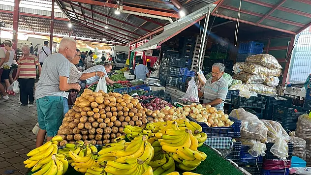 Fethiye'de sabahın bereketi Çiftlik Pazarı'na yansıdı