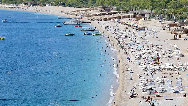 Fethiye'de sahillerde sıcak hava yoğunluğu yaşanıyor