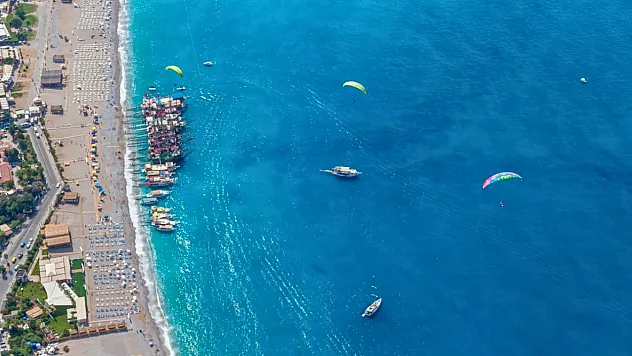 Fethiye'de Sıcak Hava Etkisini Sürdürüyor: Termometreler 34 Dereceyi Gösterecek
