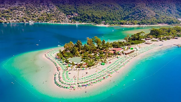 Fethiye'de Sıcak Hava Etkisini Artırıyor: Termometreler 35 Dereceyi Gösterecek
